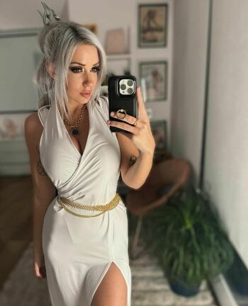 Alanah Pearce