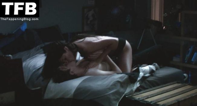Alexis Knapp