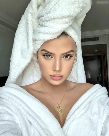 Alissa Violet