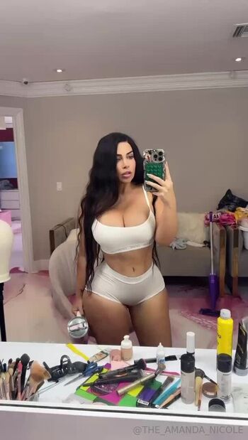Amanda Nicole -