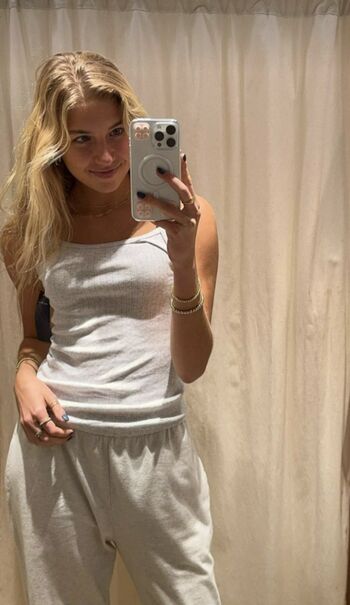 Aniela Leon