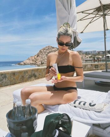 Arielle Vandenberg