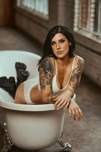 Arryn Zech