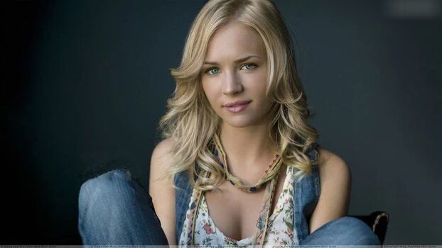 Britt Robertson