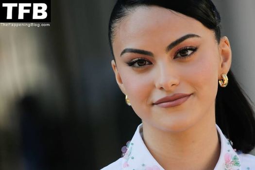 Camila Mendes