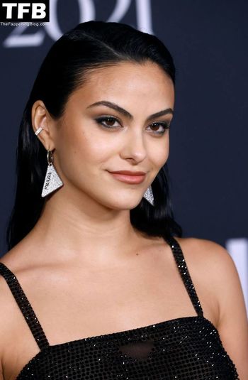 Camila Mendes