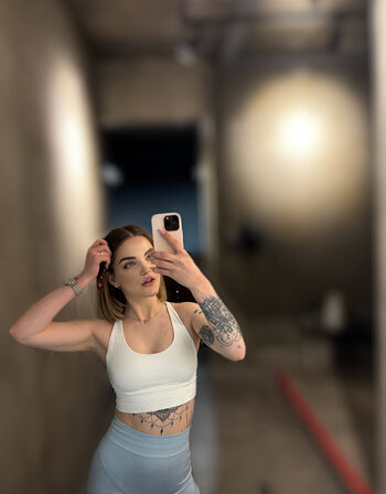 carlyonlycarly