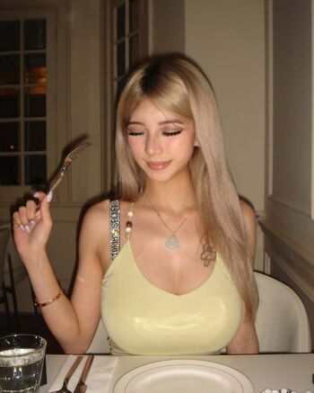 caroline_slt8