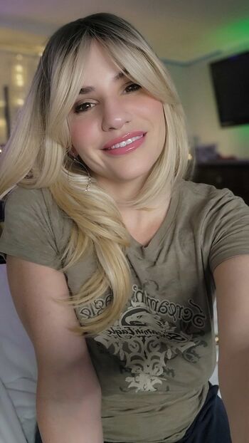 Cassie Cross