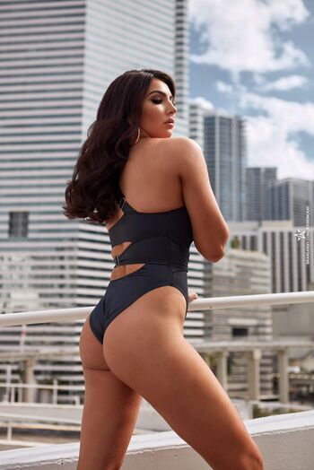 Cassie Lee