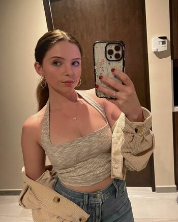 Chloe Csengery