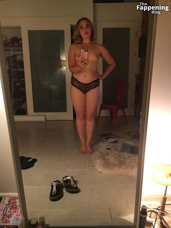 Chloe Fineman