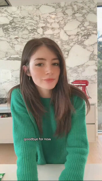 Chrissy Costanza