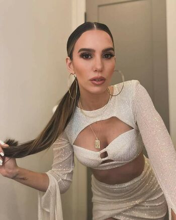 Christy Carlson Romano
