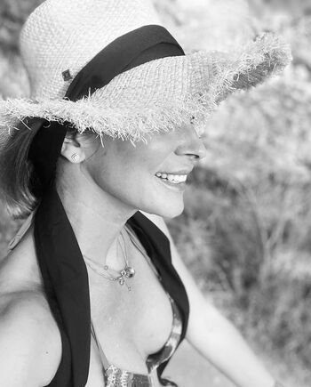 Claudelle Deckert