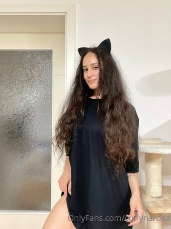 Curlynarcisa