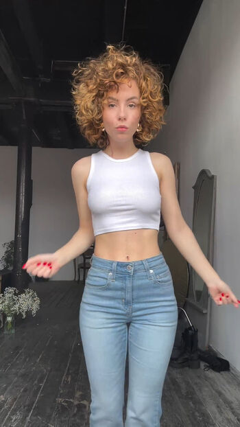 curlywiktoria