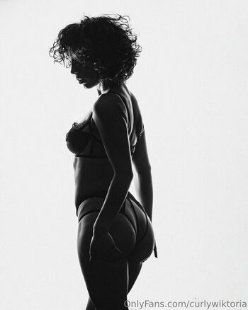 curlywiktoria