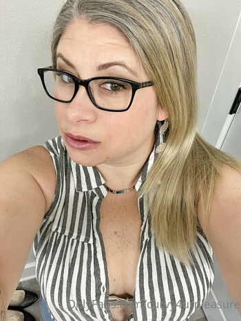 curvy4urpleasure