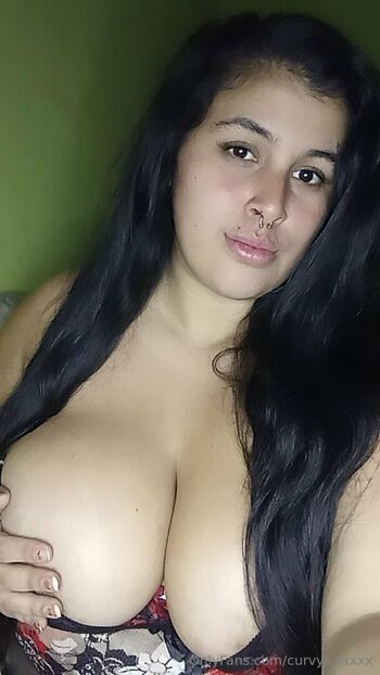 curvyanaxxx