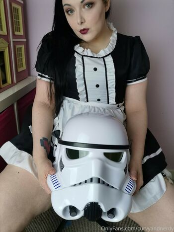 Curvyandnerdy
