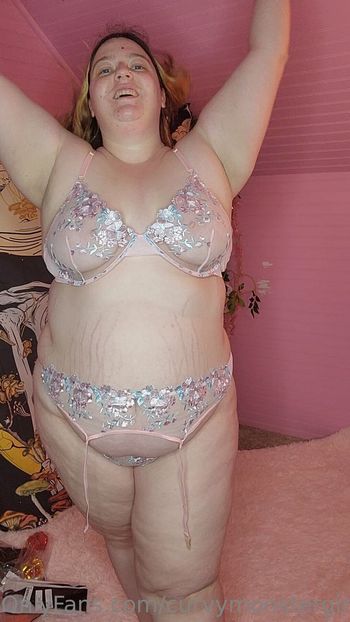 curvymonstergirlfree