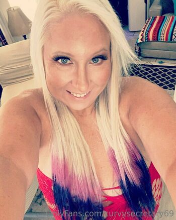 curvysecretary69