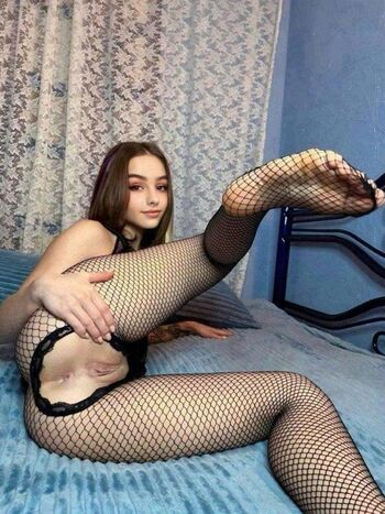 daisy_swee_tstrawberry