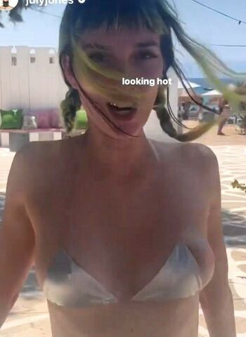 Dani Thorne
