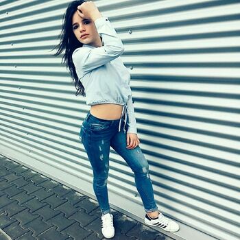 Denisa R Maria