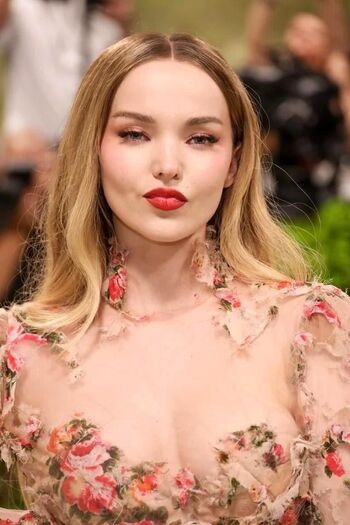 Dove Cameron