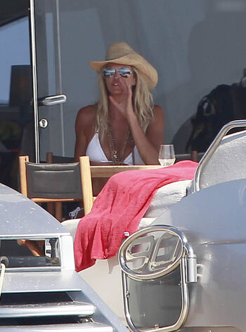Elle MacPherson