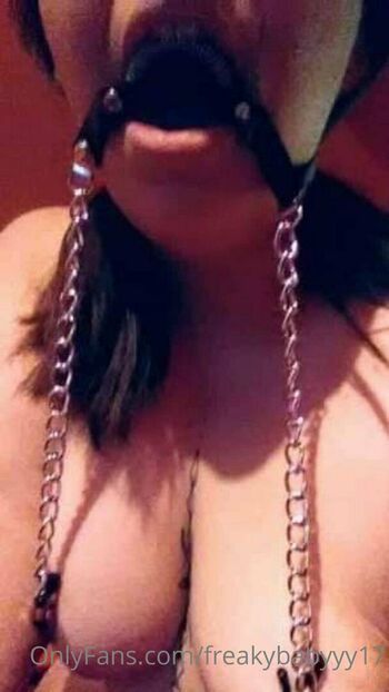 freakybabyyy17