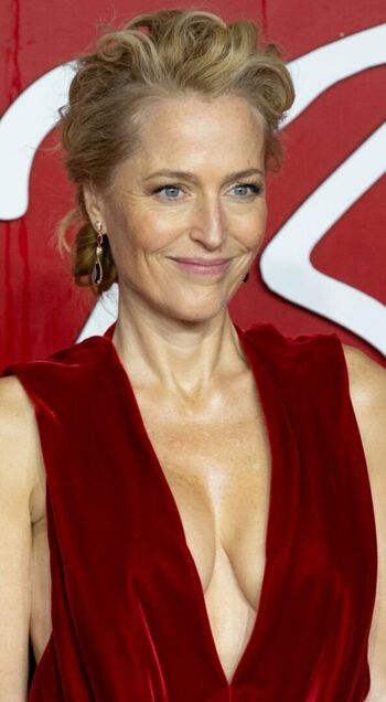 Gillian Anderson