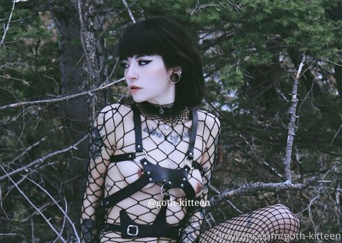 goth-kitteen