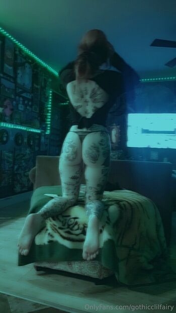 gothicclilfairy