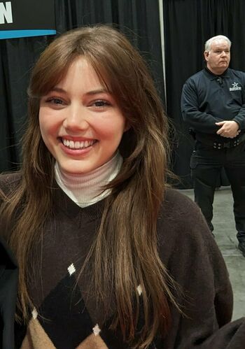 Grace Van Dien
