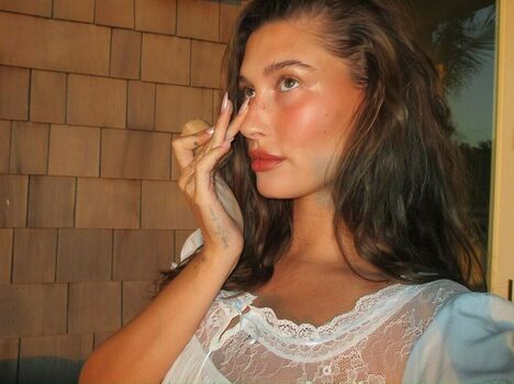 Hailey Baldwin Bieber