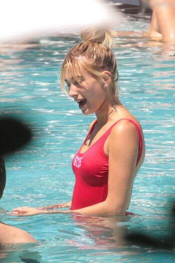 Hailey Bieber