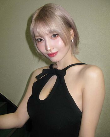 Hirai Momo