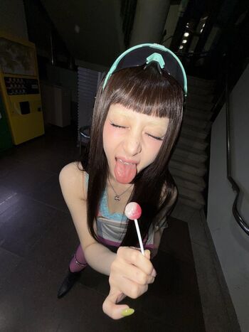 Huh Yunjin 허윤진