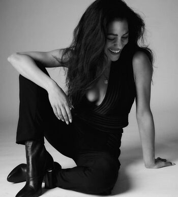 Inbar Lavi