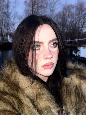 Irina minkina/ howeversnowy/rusian Billie eilish