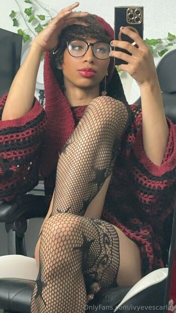 ivyevescarlet