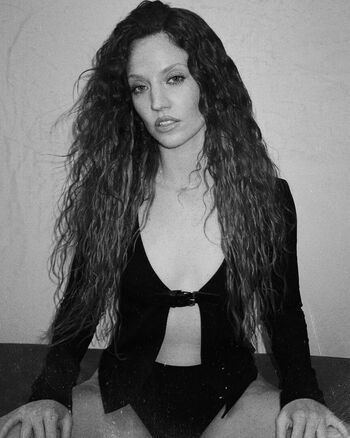 Jess Glynne
