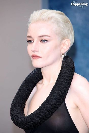Julia Garner