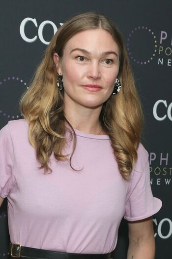 Julia Stiles