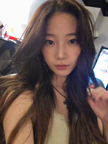 Kazuha Nakamura 中村 一葉