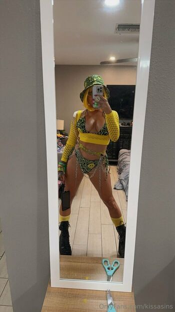 Kissa Sins