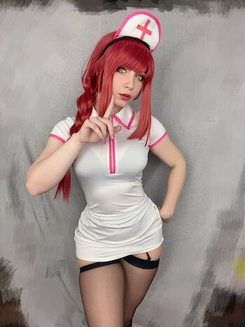 lady_pizza_hug